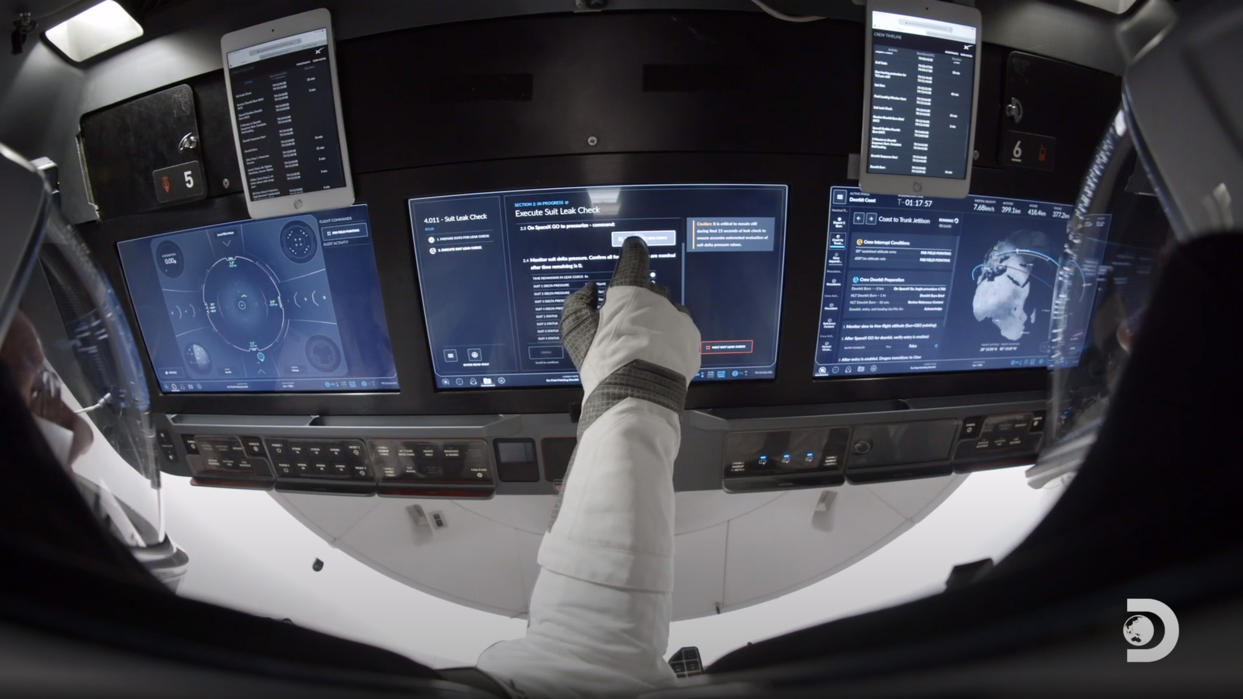 SpaceX - Crew Dragon Displays UI/UX